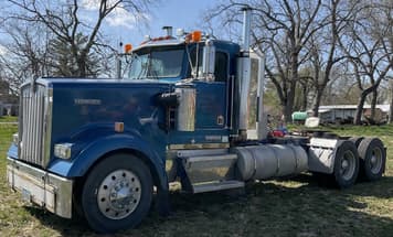 Main image Kenworth W900